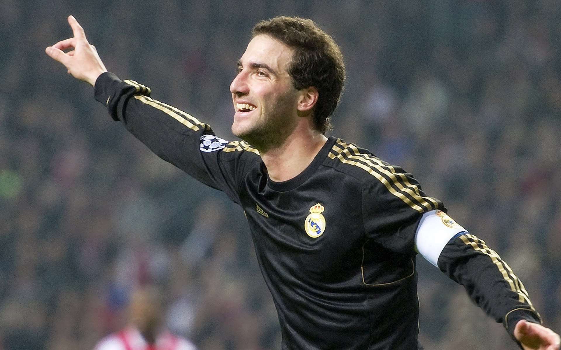 “意甲激烈交锋：谁将成为联赛新贵？”，意甲联赛足球