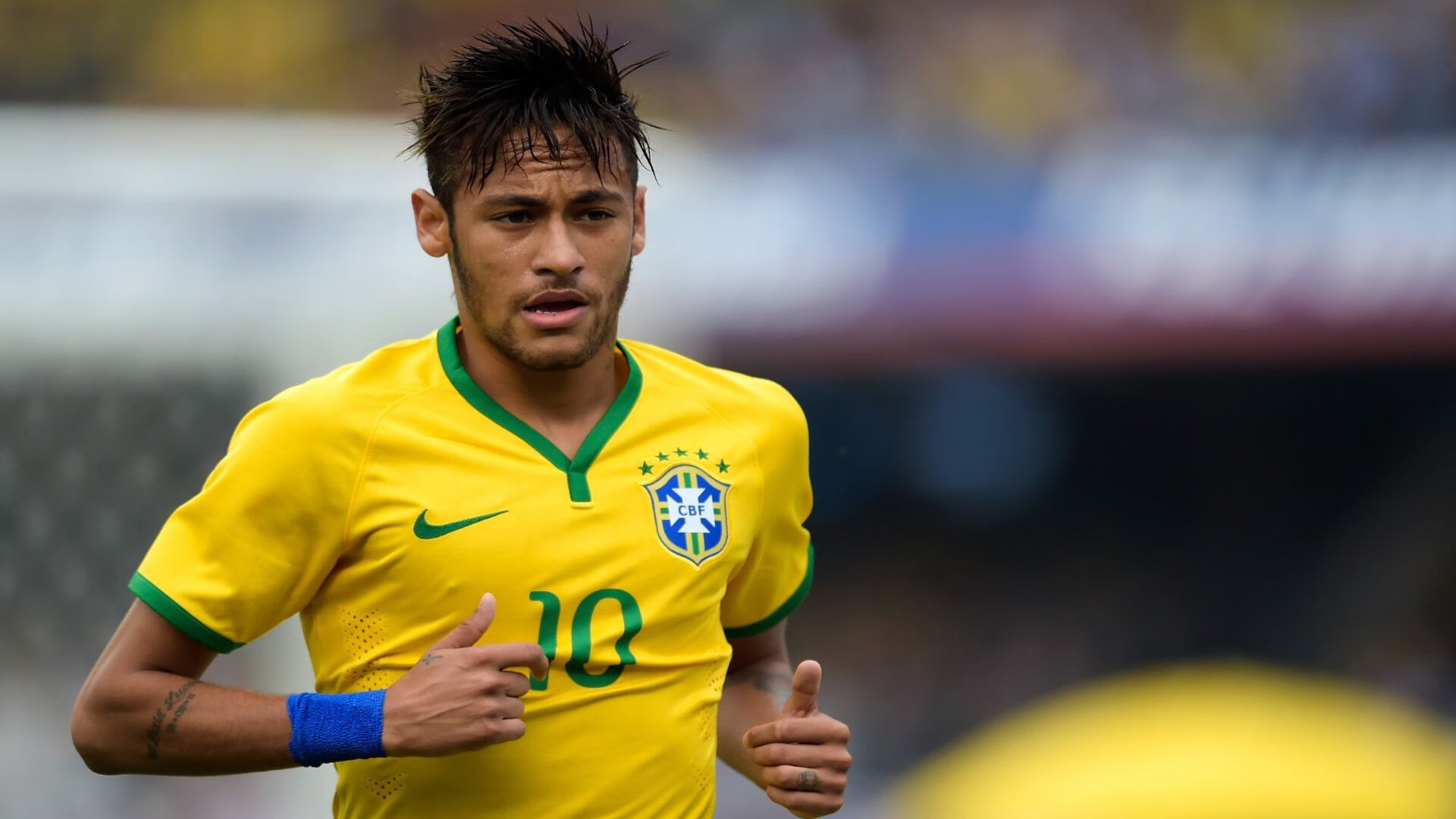 “泥浆狂潮：越野赛段的血性拼搏”，泥浆大赛