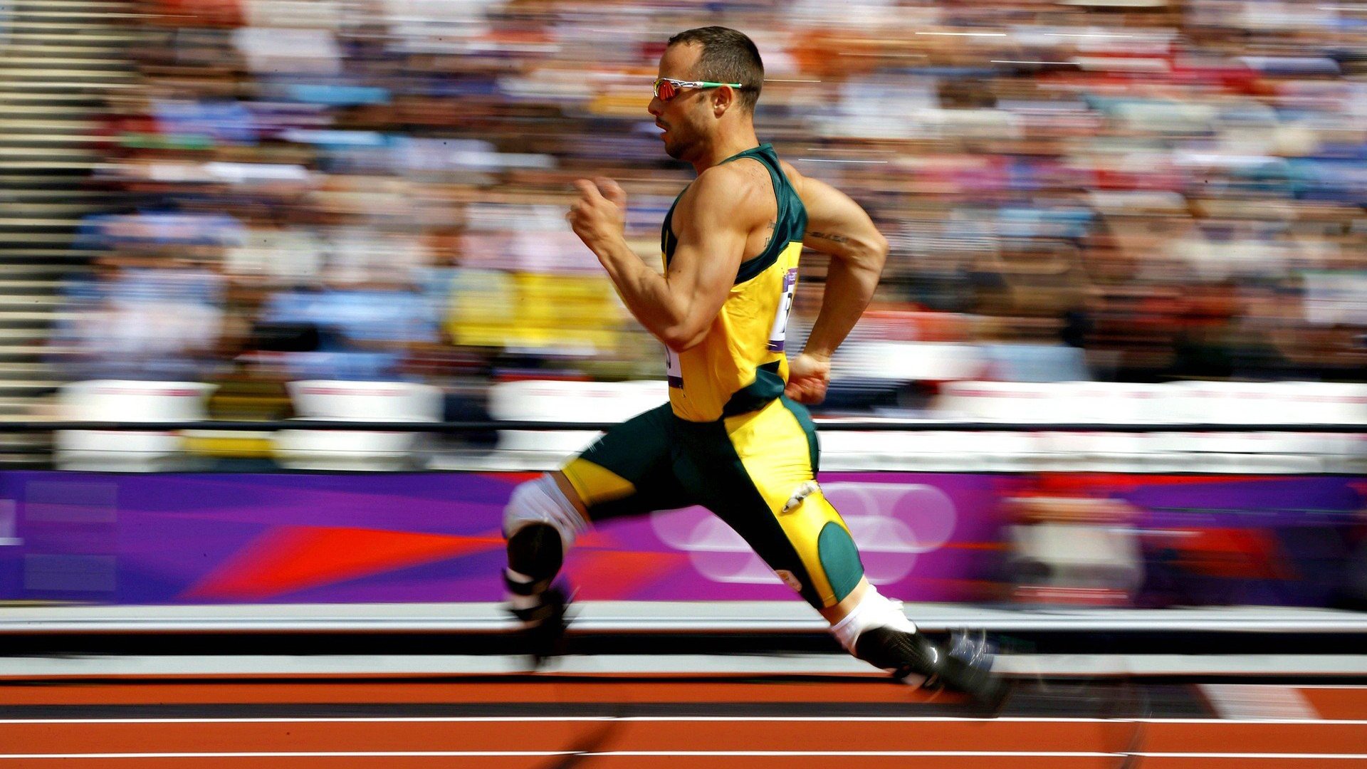 “英超强强对话：豪门对决激烈上演，榜首之争白热化”，英超豪门多