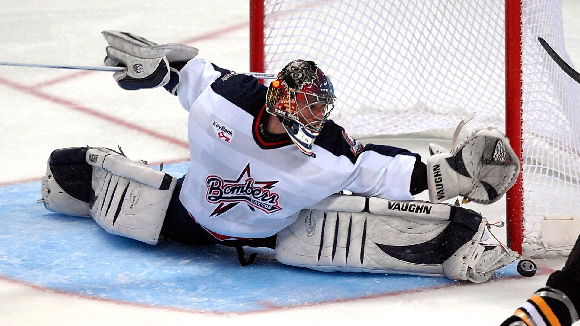 爱游互娱游戏官网-《跨界IP合作热潮：让电竞走进更多生活场景》，ip跨界案例